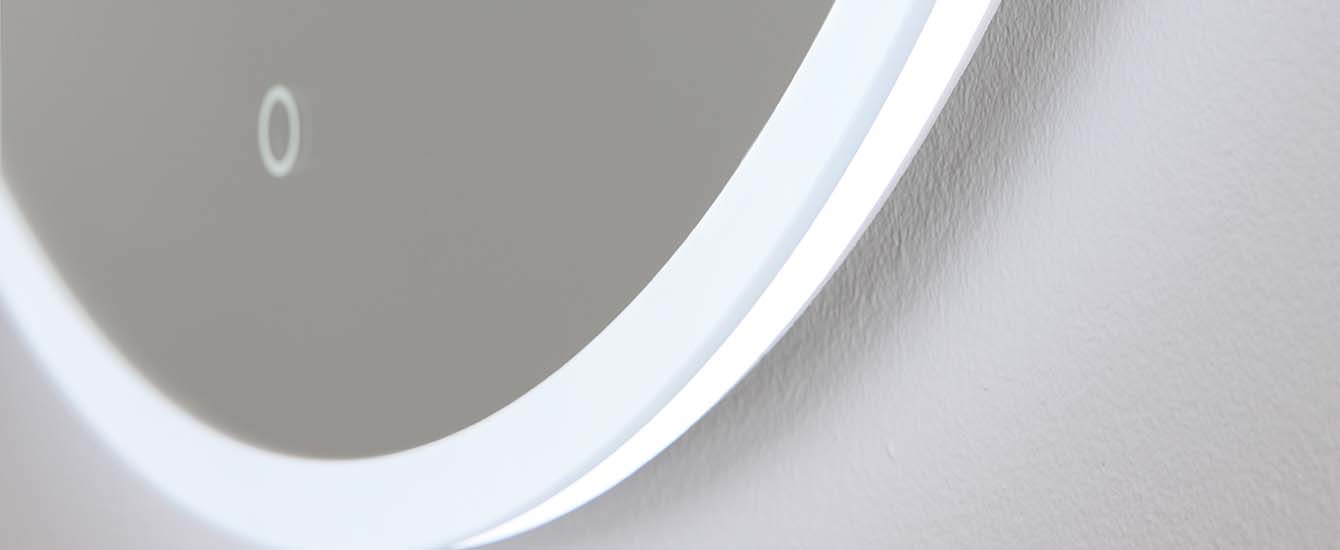 smart speil med belysning for badet close-up