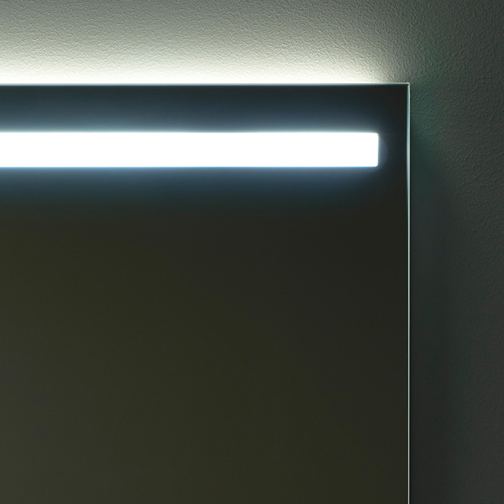I alla baderomsskap og speiloverdeler har vi energieffektiv LED-belysning